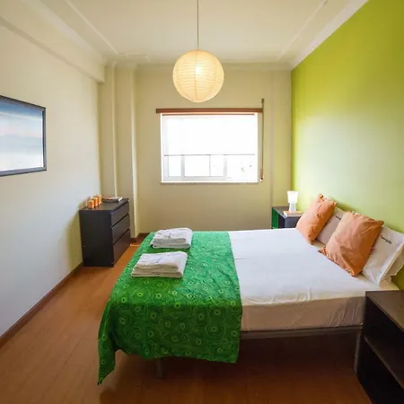 Apartment Feels Like Sunny Flat *