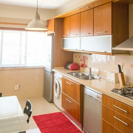 Feels Like Sunny Flat Apartment