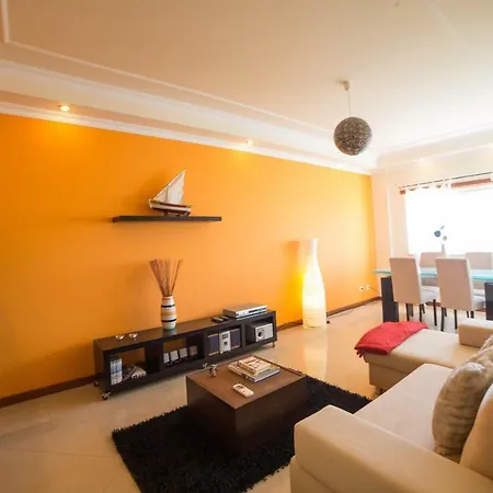 Feels Like Sunny Flat Apartment *
